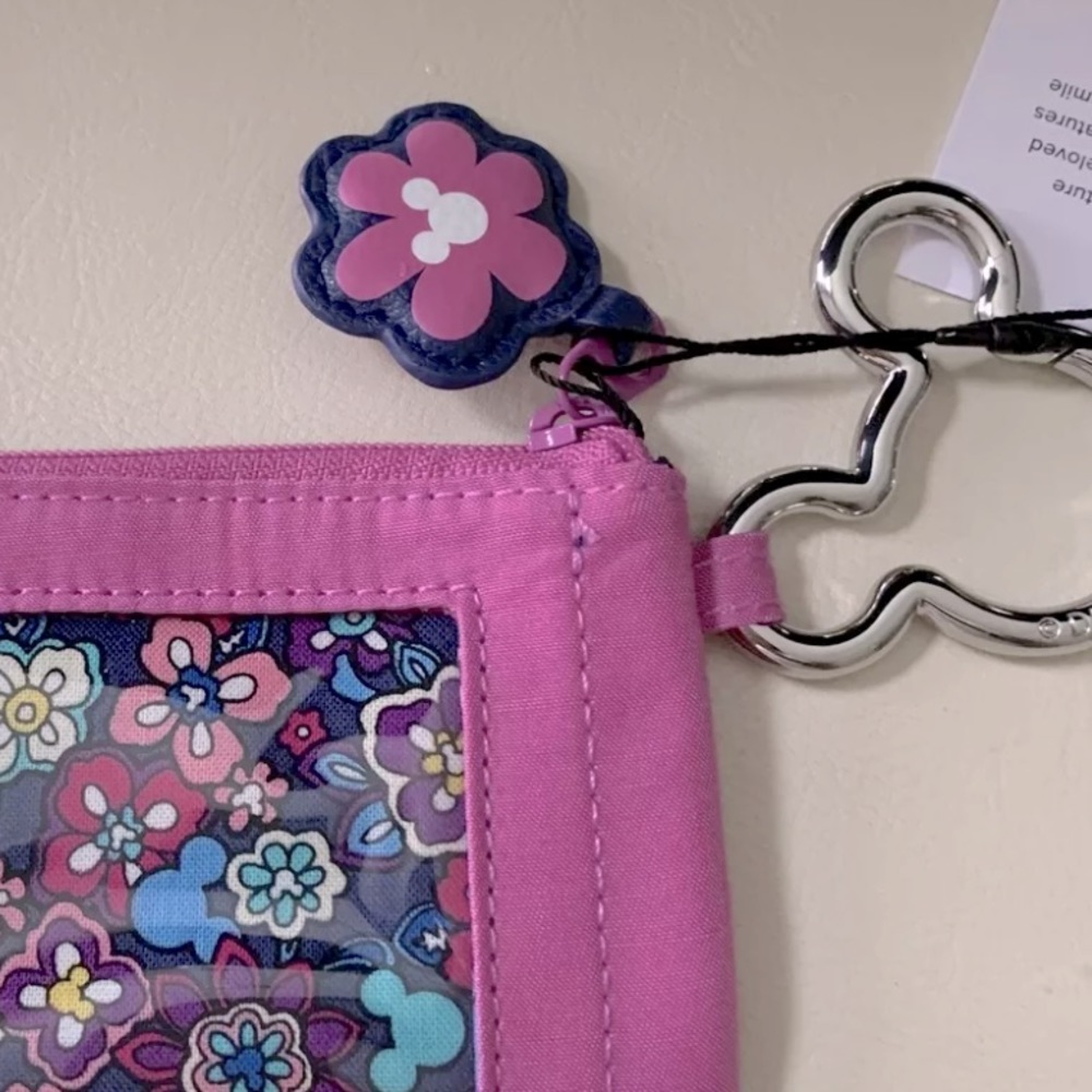 Vera Bradley Exclusive Daisy Duck Card Case - Picture 7 of 8